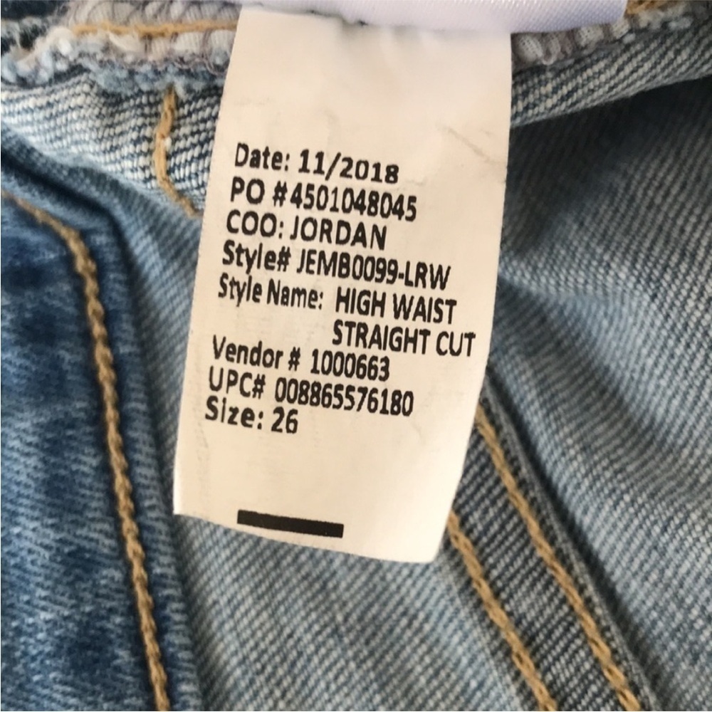 Elle Moss Jordan High Waist Straight Leg Raw Hem Jeans Light Wash - Picture 10 of 15